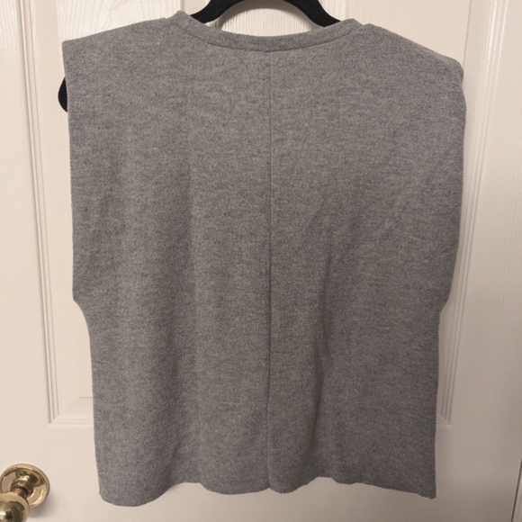 Zara Knit Sleeveless Top with Shoulder Pads, size M, Grey sleeveless top - Picture 2 of 3
